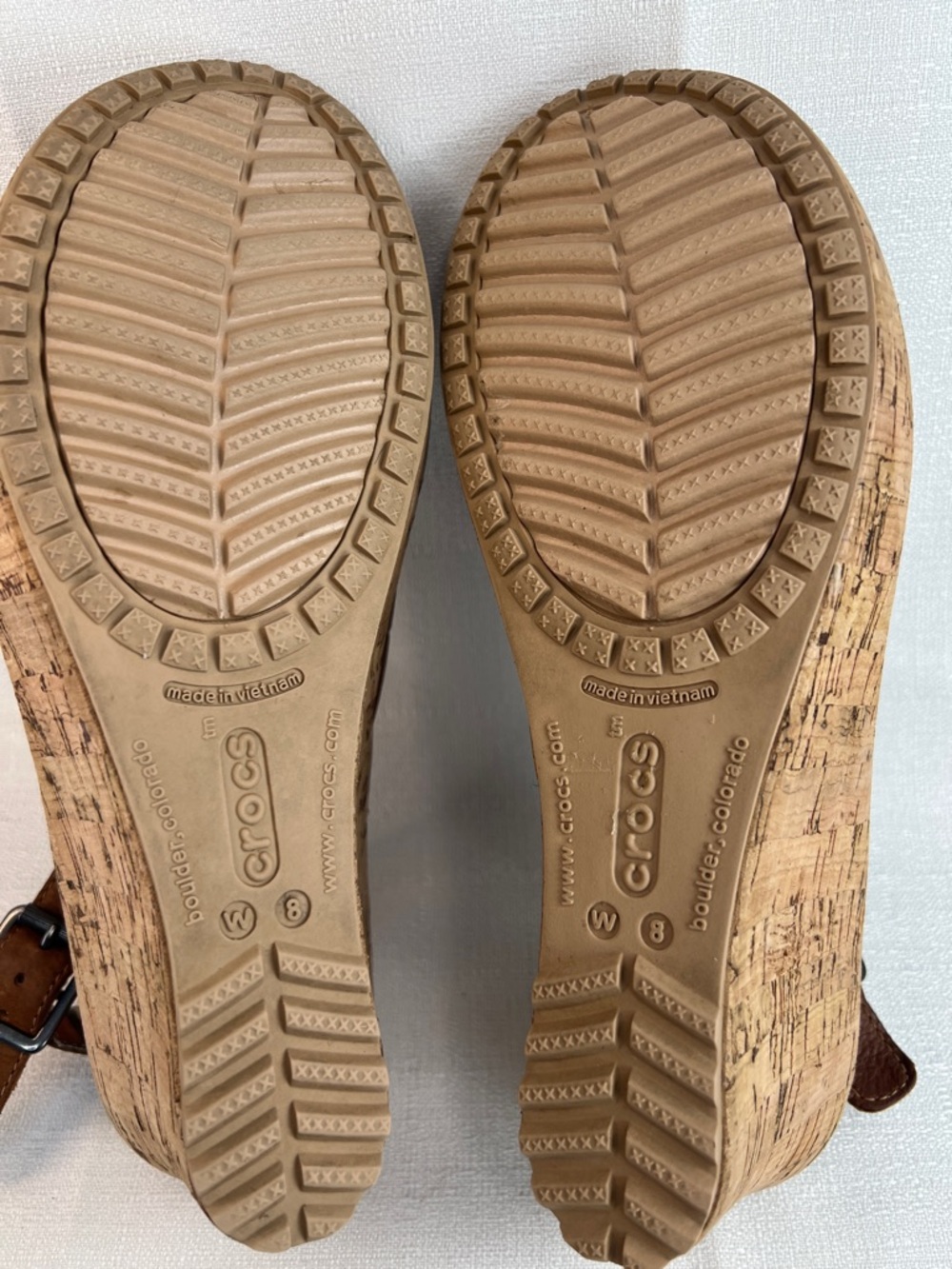 CROCS Brown Wedge Sandals 8,with Plaid Trim inside. Cork wedge - Picture 6 of 6